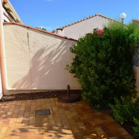 Maison 2 Pieces Avec Mezzanine, Climatisee, Proche Plages, Terrasse Et Parking - - Fr-1-225-106 Holiday home