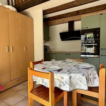 Maison 2 Pieces Avec Mezzanine, Climatisee, Proche Plages, Terrasse Et Parking - - Fr-1-225-106 *